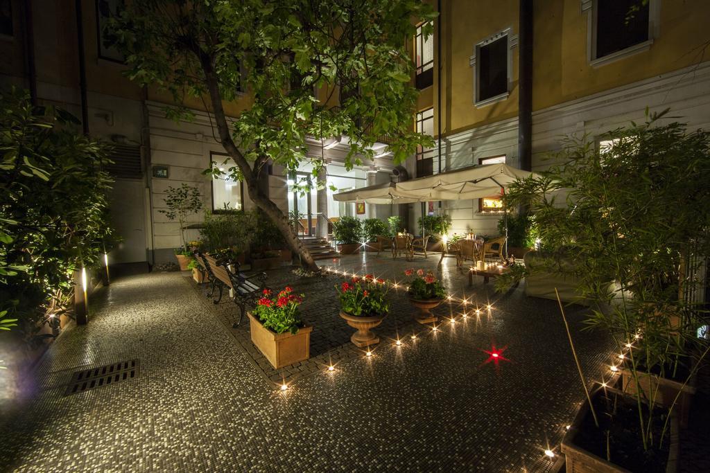 Ariosto Hotel - Milan — Foto 1